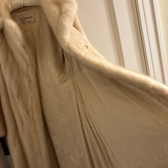 Luxurious Hy Fishman Mink Coat - Picture 7 of 8